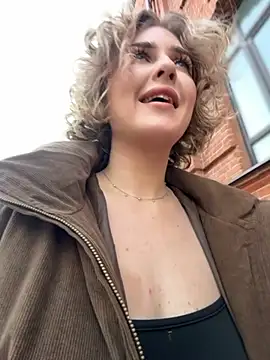 Webcam Model (KellyKeler)  is live.Free join now!