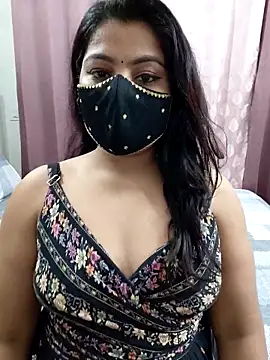 Webcam Model (Half_girlfrnd_530)  is live.Free join now!