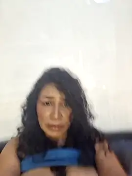 Webcam Model (floresblancas)  is live.Free join now!