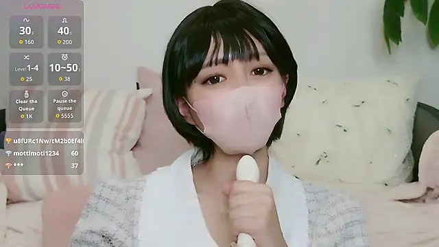 cohaku_329 from StripChat is inFreechat