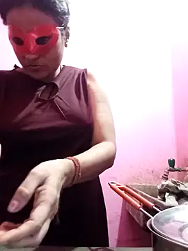 Webcam Model (Gullapi)  is live.Free join now!