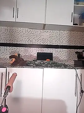 Webcam Model (Bella045)  is live.Free join now!