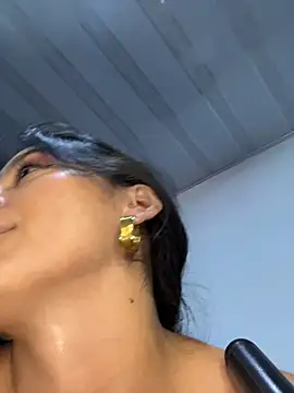 Webcam Model (SaraMistick)  is live.Free join now!