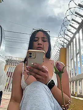 Webcam Model (Samantha_firee)  is live.Free join now!