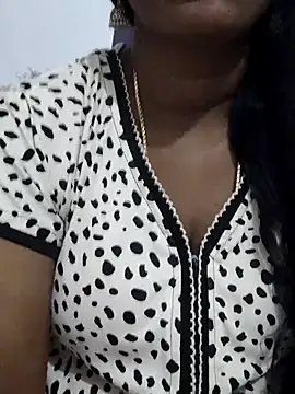Webcam Model (Tamil_Meera12)  is live.Free join now!