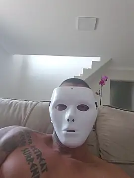 badbrown Live Webcam on Stripchat