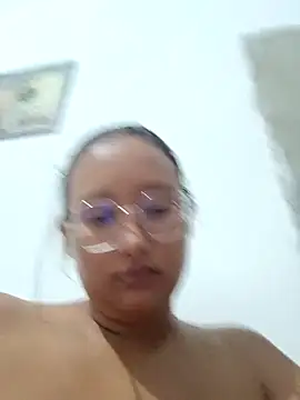 Webcam Model (young_dairy01)  is live.Free join now!