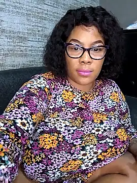 Webcam Model (ExclusiveLeexx)  is live.Free join now!