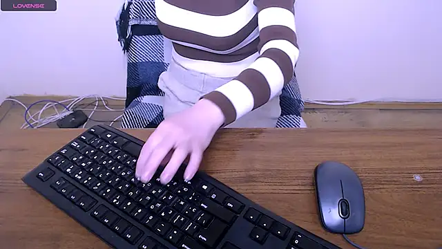 laimav_ - LaimaV_'s free webcam