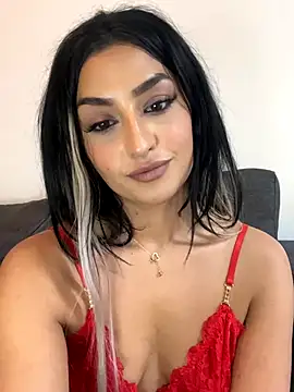 Webcam Model (Mia_spicyy)  is live.Free join now!