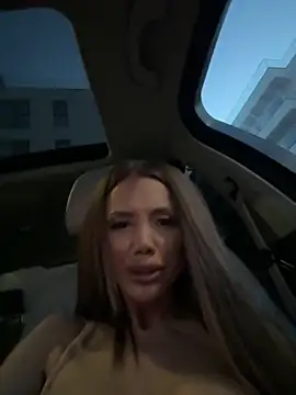 NicollleDiamondd Live Webcam on Stripchat