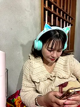 Webcam Model (Star_fruit)  is live.Free join now!