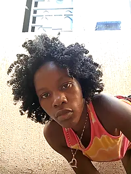 Webcam Model (Petite_li)  is live.Free join now!