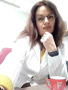 Webcam Model (ValeriaLove43211)  is live.Free join now!