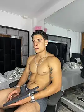MR_MUSCLE Live Webcam on Stripchat