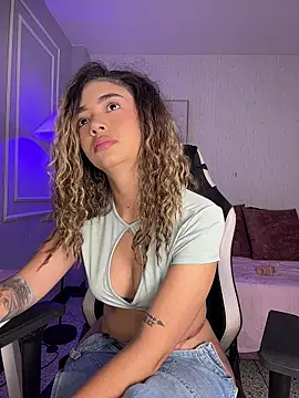 HoneyMollyX Live Webcam on Stripchat