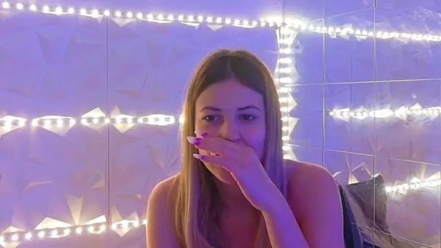 Aishha_ Live Webcam on Stripchat