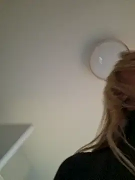 Webcam Model (Miss____Mia_)  is live.Free join now!