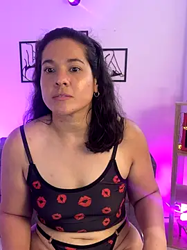 Webcam Model (leiablack)  is live.Free join now!