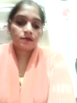 Webcam Model (Mohni_love)  is live.Free join now!