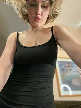 Webcam Model (KellyKeler)  is live.Free join now!