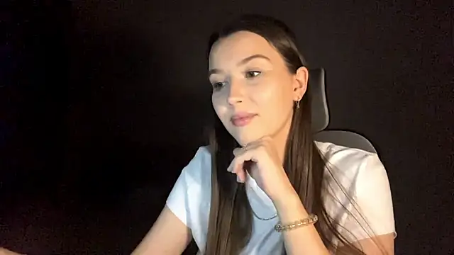 annie_smiie - Annie_SmiIe's free webcam - UK Sex Cams