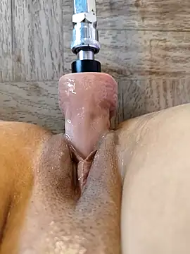 Webcam Model (MollyCruz)  is live.Free join now!