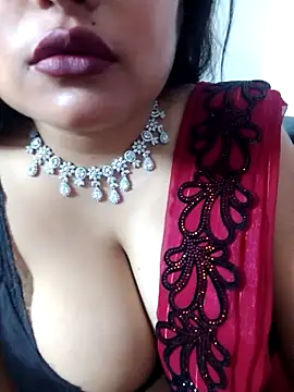 Webcam Model (Cuty-Lina)  is live.Free join now!