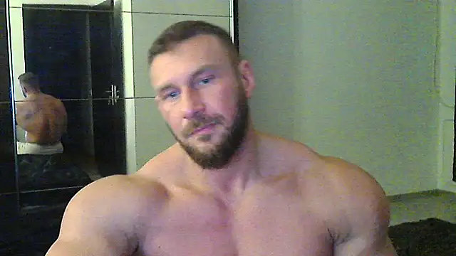 muscularkevin (M young) - 25 flash, creamy cum at goal :x