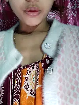 Webcam Model (sana-5)  is live.Free join now!