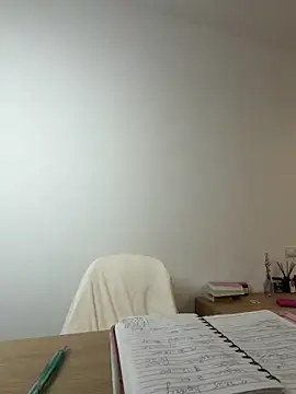 streetdoll Live Webcam on Stripchat