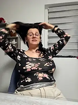 KristenVega Live Webcam on Stripchat