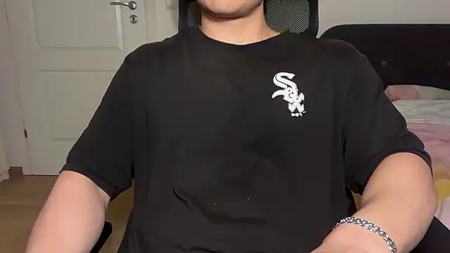 jungcock3210 Live Webcam on Stripchat