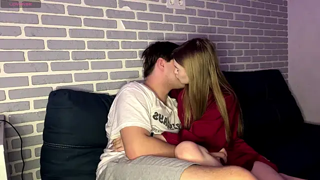 fetchingcouplee Live Webcam on Stripchat