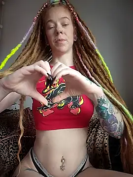 LucidLucy Live Webcam on Stripchat