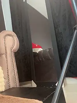 Webcam Model (luciana_hunters)  is live.Free join now!