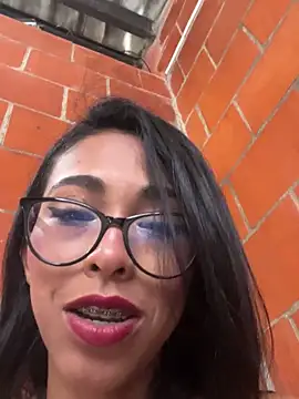 Webcam Model (Emma__cumlovee)  is live.Free join now!