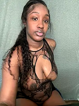 Webcam Model (ToyaThick)  is live.Free join now!