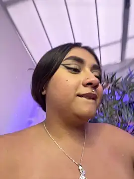 Webcam Model (michell_boobs_)  is live.Free join now!