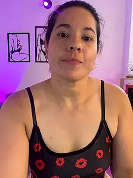 Webcam Model (leiablack)  is live.Free join now!