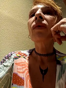 Webcam Model (FrozenWaffle)  is live.Free join now!