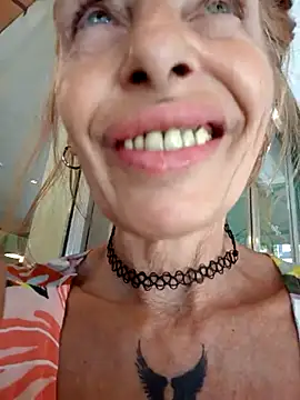 Webcam Model (FrozenWaffle)  is live.Free join now!