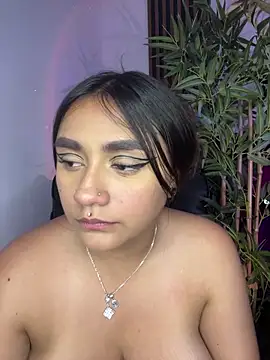 Webcam Model (michell_boobs_)  is live.Free join now!