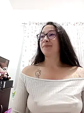 Webcam Model (emilypoppy3)  is live.Free join now!