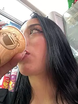 Webcam Model (Ady_18)  is live.Free join now!