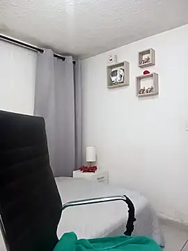 Webcam Model (valeria_gomezx)  is live.Free join now!