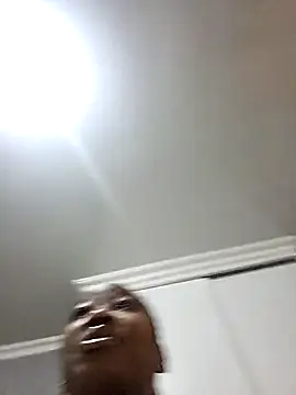 Webcam Model (Zee_Online)  is live.Free join now!