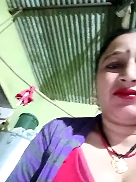 Webcam Model (Haliya88)  is live.Free join now!