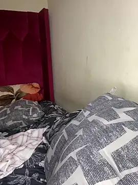 Webcam Model (YummyMelanin117)  is live.Free join now!