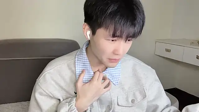 xiaoyang5200 Live Webcam on Stripchat